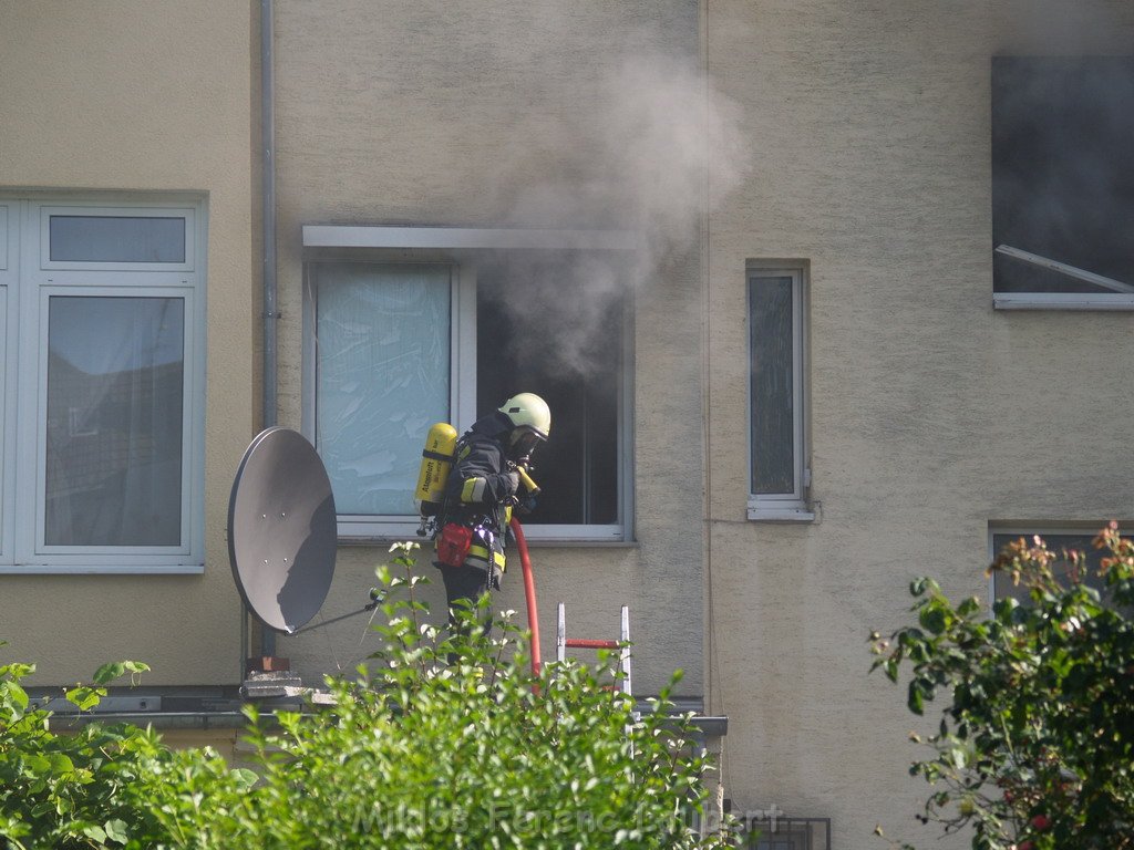 Brand Wohnung mit Menschenrettung Koeln Vingst Ostheimerstr  P048.JPG